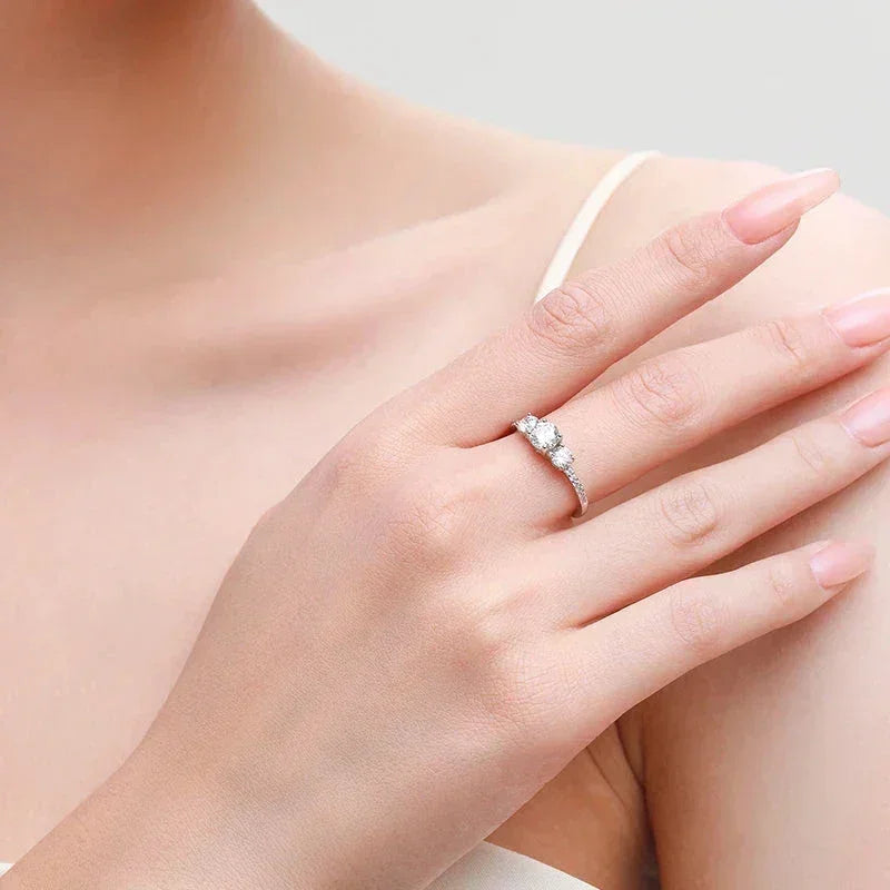 Silver Gleam Emerald Ring - TM & Co. Jewels