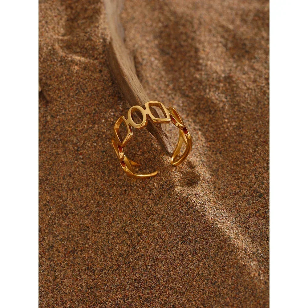 Chic Elegance Golden Ring - TM & Co. Jewels