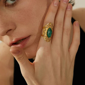 Emerald Essence Ring - TM & CO. JEWELS 