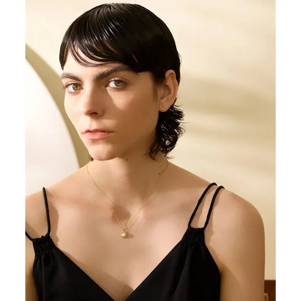 Minimalist Pearl Drop