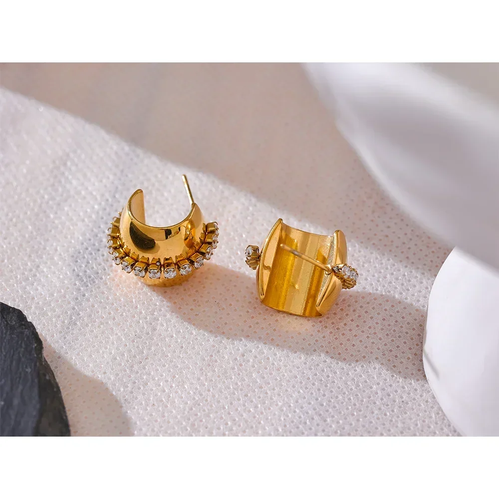 Glimmer Curve Small Huggie Earrings - TM & Co. Jewels