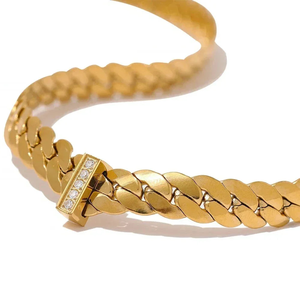 Nina's Golden ChainSpark Elegance - TM & Co. Jewels