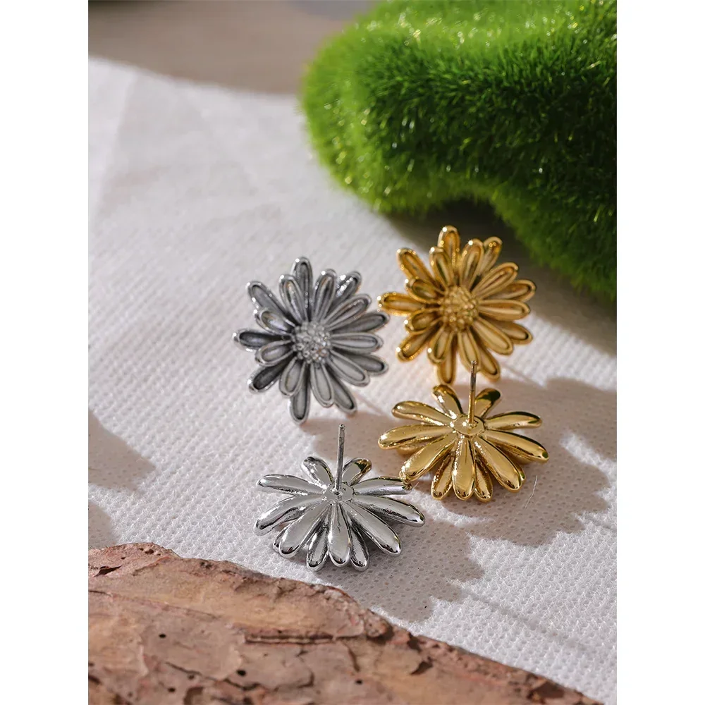 Elegant Bloom Flower Studs - TM & Co. Jewels