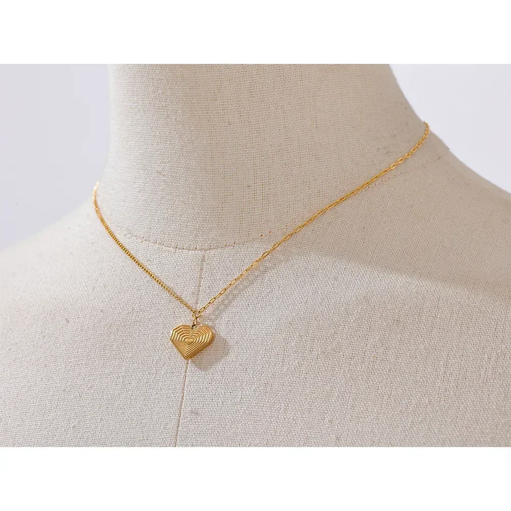 Charm Quotient Golden Embrace - TM & Co. Jewels