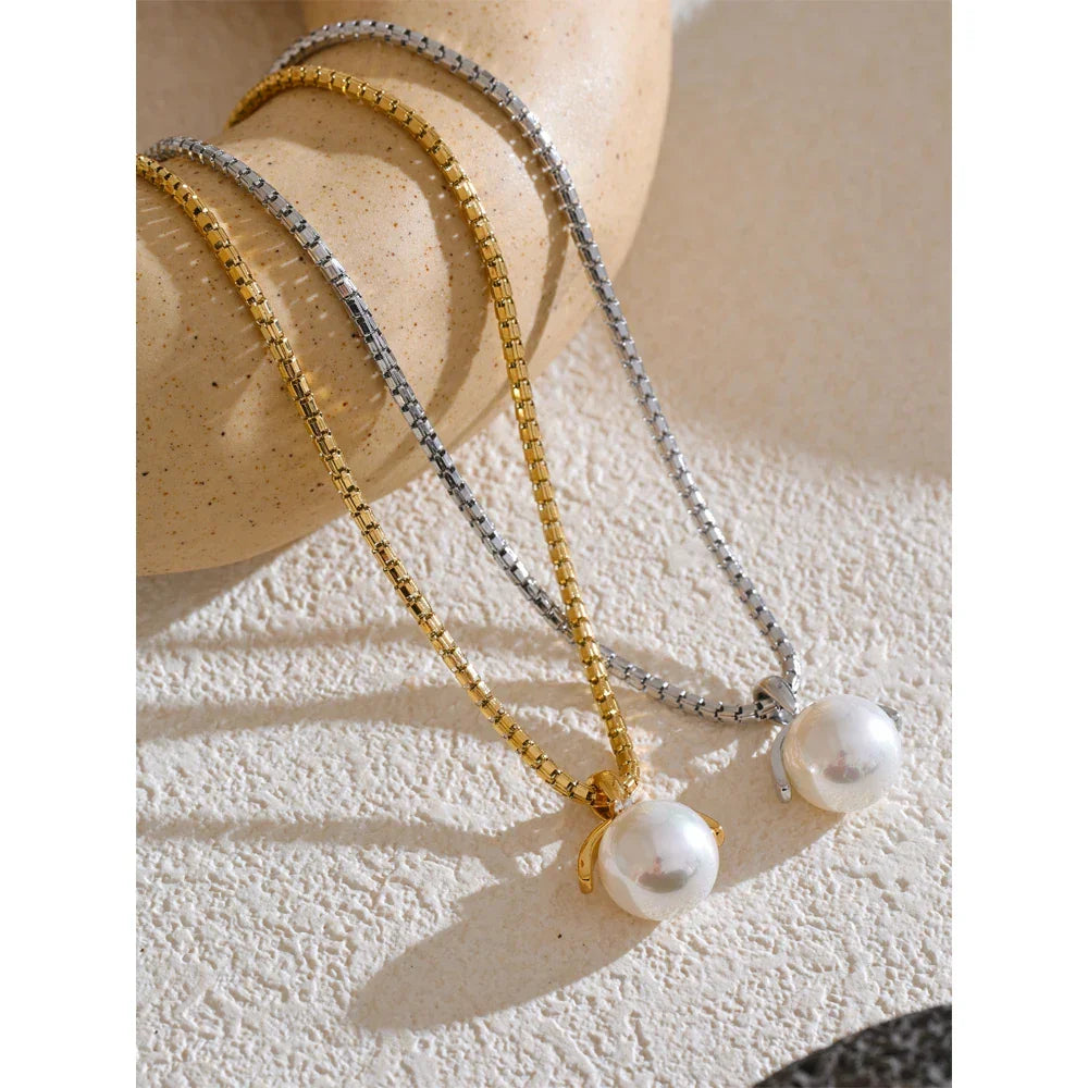 Versa-Loop Pearl Choker