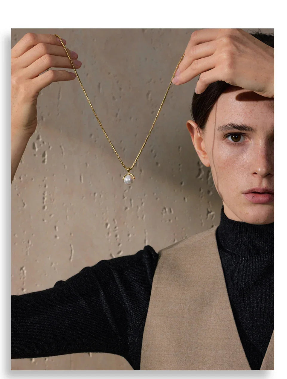 Versa-Loop Pearl Choker