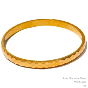 18K gold-plated bangle bracelet with textured pattern, minimalist women's jewelry