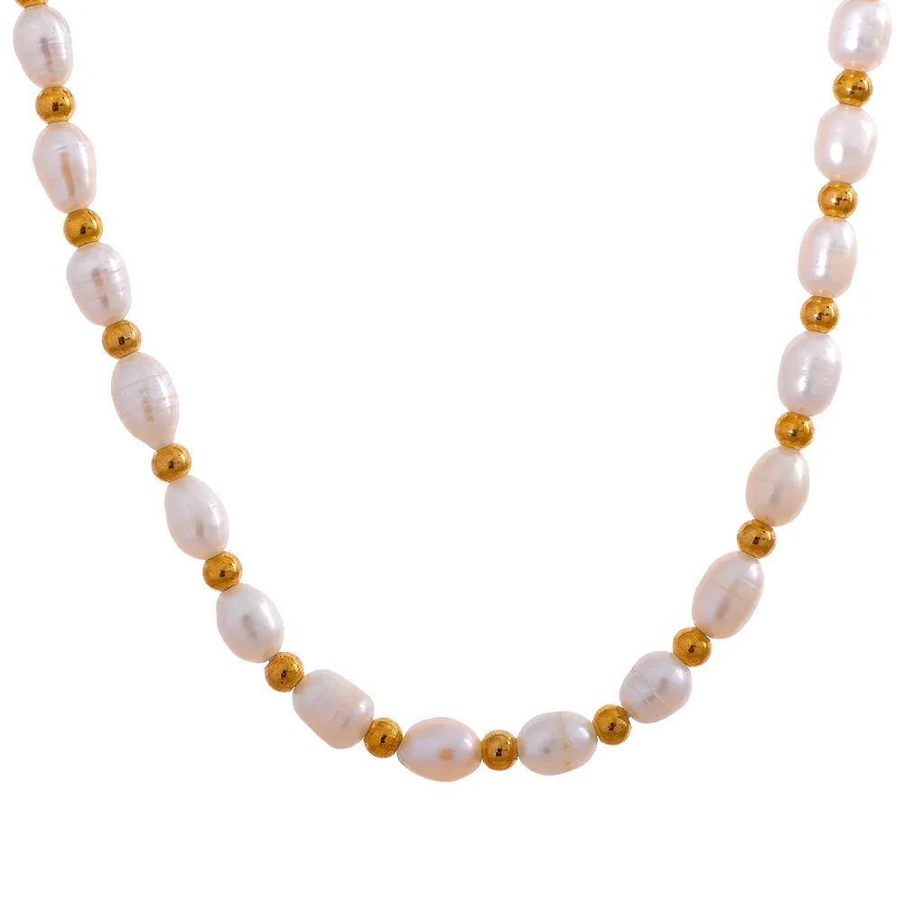 Pearl necklace with gold beads on a white background, featuring the brand 'Yhpup'.